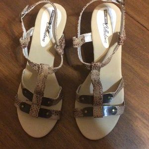 NWOT Tender Tootsies Sandals